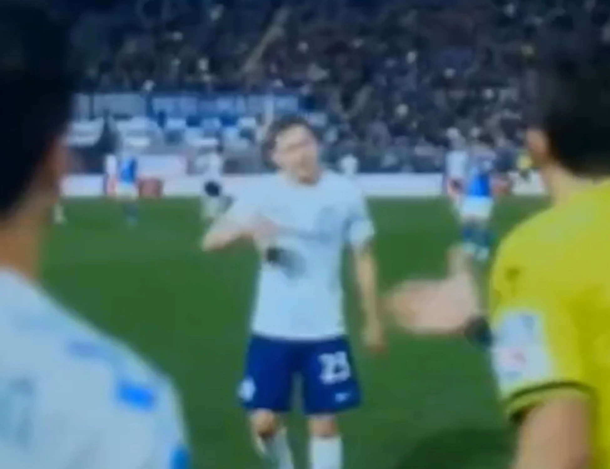 Nicolò Barella, il gesto prima di uscire dal campo: come umilia il Como