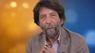 Cacciari, feroce attacco a Meloni: "Qualche allocco ci cascherà"