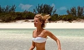 Alessia Marcuzzi, la sua Isola dei famosi ai Caraibi: Ferragosto vip con bikini "invisibile"