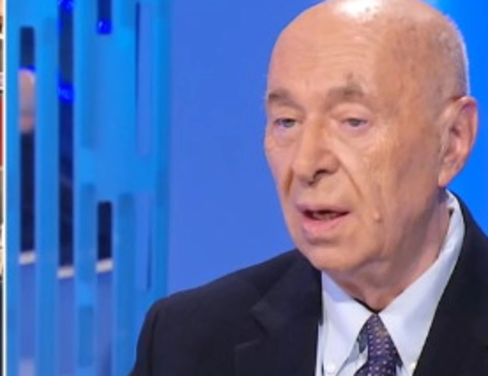 Otto e Mezzo, Mieli incalza e Montanari fa scena muta: "Fascista? Chi salvi?"