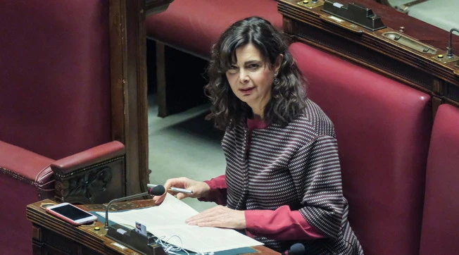 Boldrini contro La Russa e italiani: "Becero. In qualsiasi altro Paese si dimetterebbe"