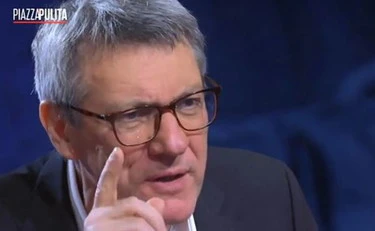 PiazzaPulita, imbarazzo per Maurizio Landini: "Contro il governo? Falso"