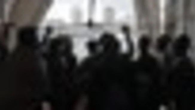 Sbarcati a Palermo 90 migranti soccorsi dalla nave Ocean Viking