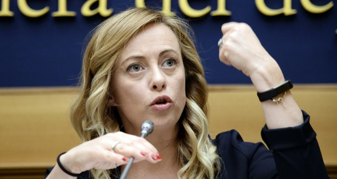 Giorgia Meloni: "Macron tieniti Saviano e ridacci la Gioconda"