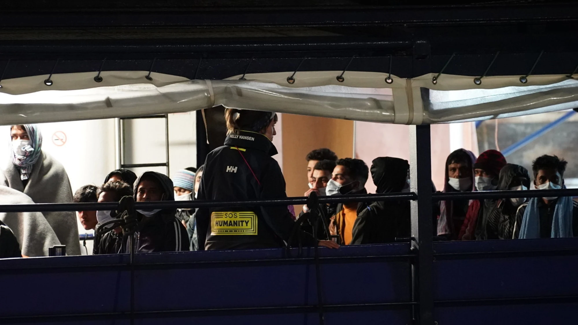 Svezia, "soglia di gravità": pugno duro sui migranti