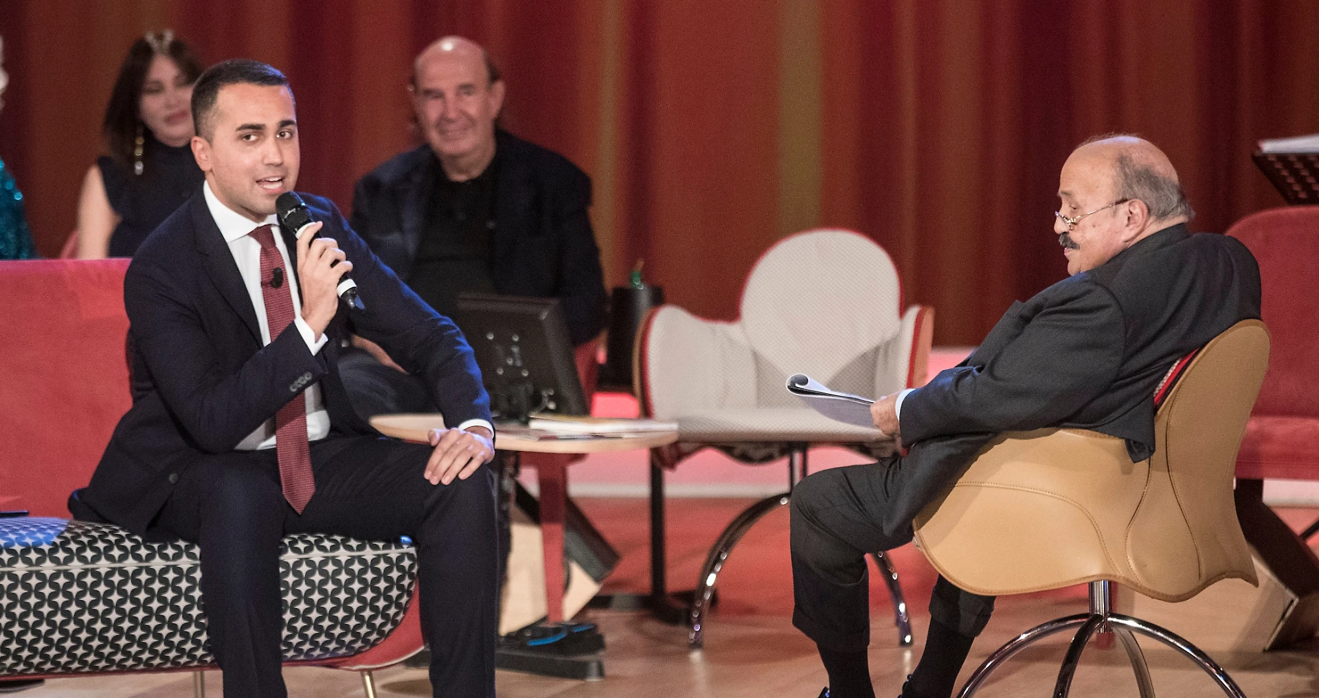 Luigi Di Maio al Maurizio Costanzo Show: "Matteo Salvini? Mi ha lasciato con il cerino in mano"