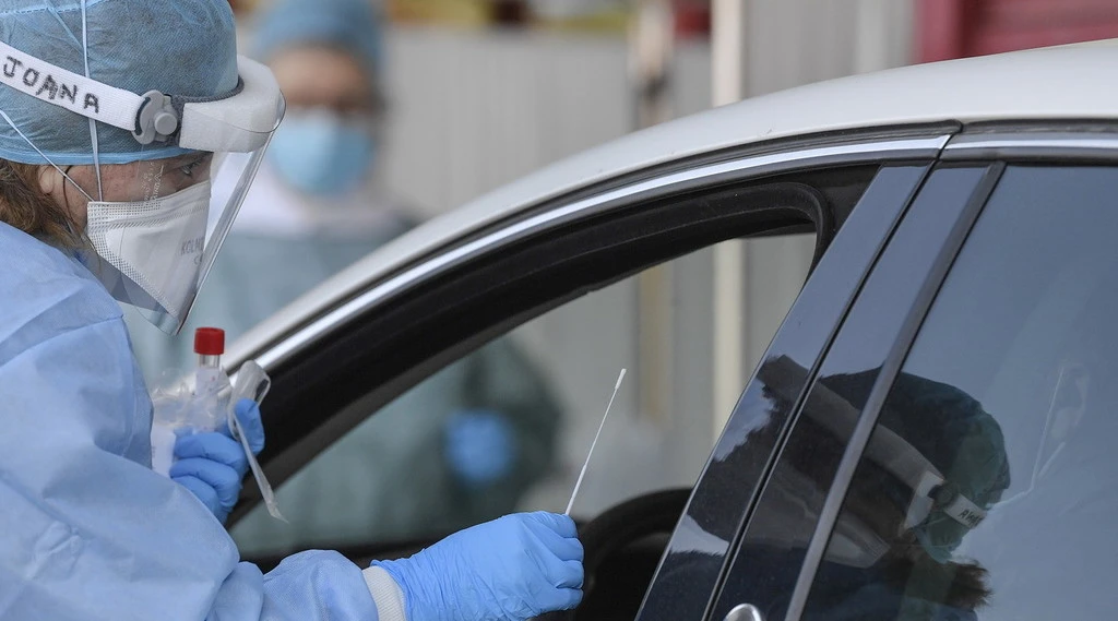 Coronavirus, il bollettino del 19 novembre: 653 morti e 36mila nuovi contagi. Calano i ricoveri, stabile il tasso di positività