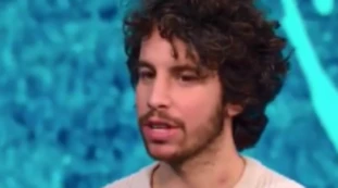 Mattia Santori contro Salvini: "Nuovi morti e disoccupati". Sardine, la vergogna del Primo maggio