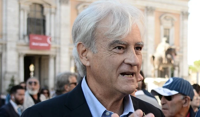 Sardine, Antonio Maria Rinaldi e lo sfottò: "State molto attente..."