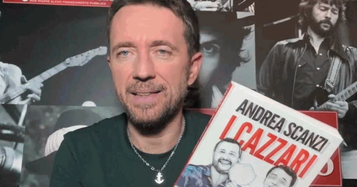 Andrea Scanzi esulta: "I cazzari del virus primo in classifica, sei volte Renzi!". Travolto dagli insulti in tempo record