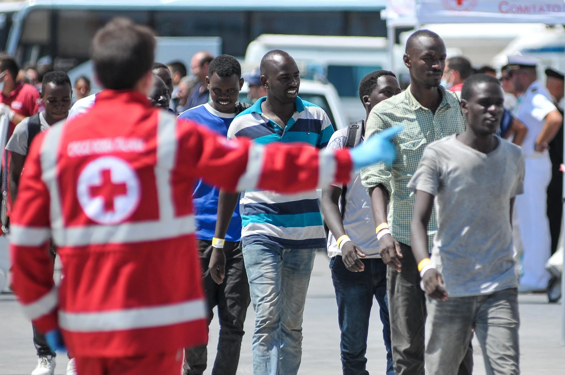 Immigrazione, la spesa per ospitare ai profughi schizza a 5 miliardi all'anno