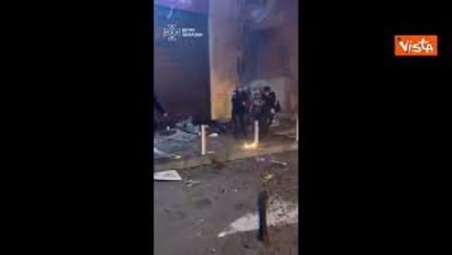 Attacchi russi con droni su Sumy colpita area nei pressi di un centro commerciale