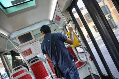 L'autobus è in ritardo? Ti rimborsano. Ma sono in arrivo multe salatissime