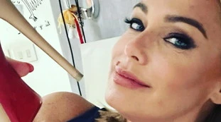 Sonia Bruganelli, la "proposta indecente" di una fan: "Potresti farlo..."