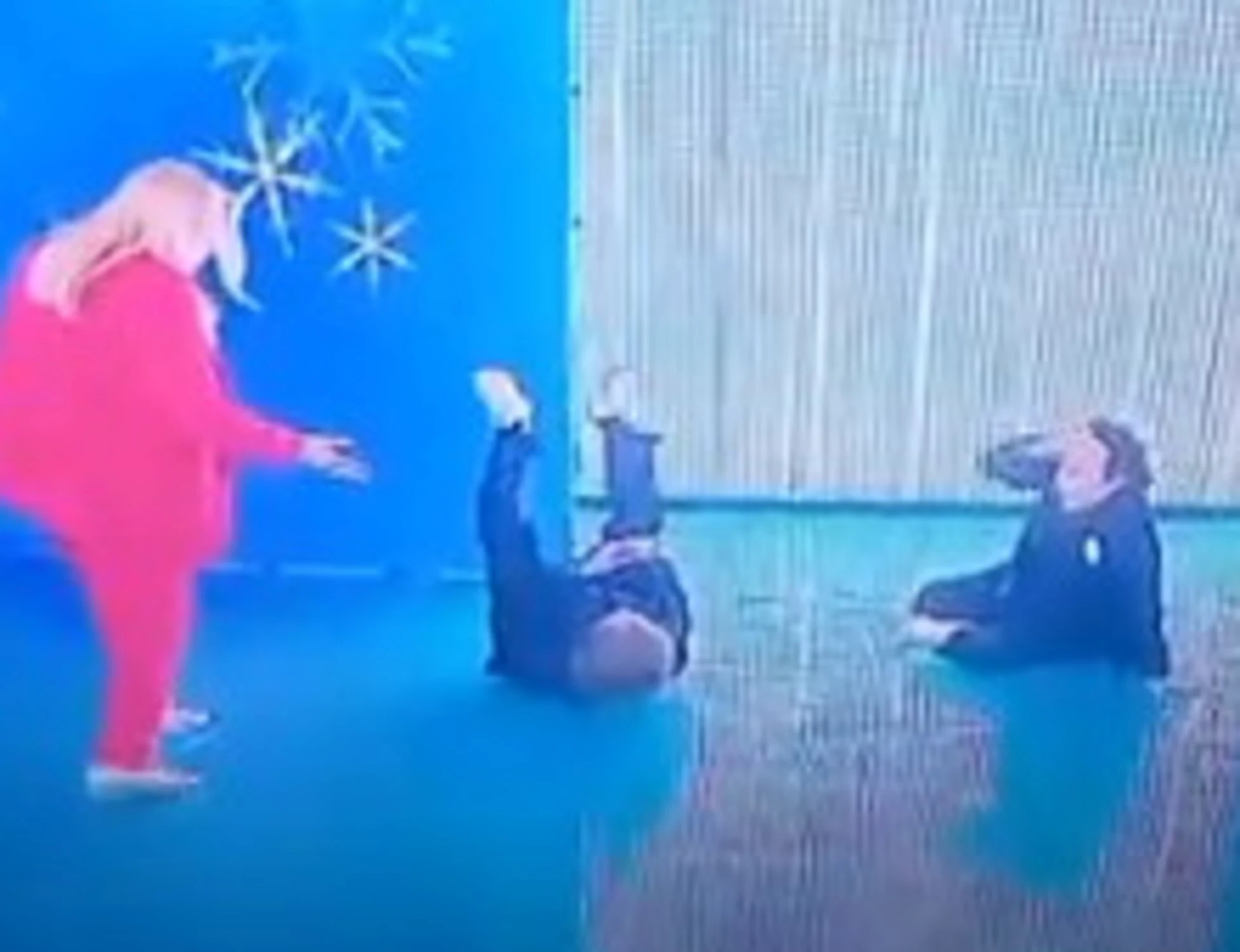 Domenica In, i Ricchi e Poveri cadono a terra: caos in studio