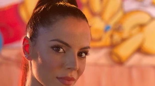 Striscia la Notizia, Shaila Gatta e Mikaela? Reggiseno pelle e borchie, la foto più spinta delle Veline: dietro le quinte, da impazzire