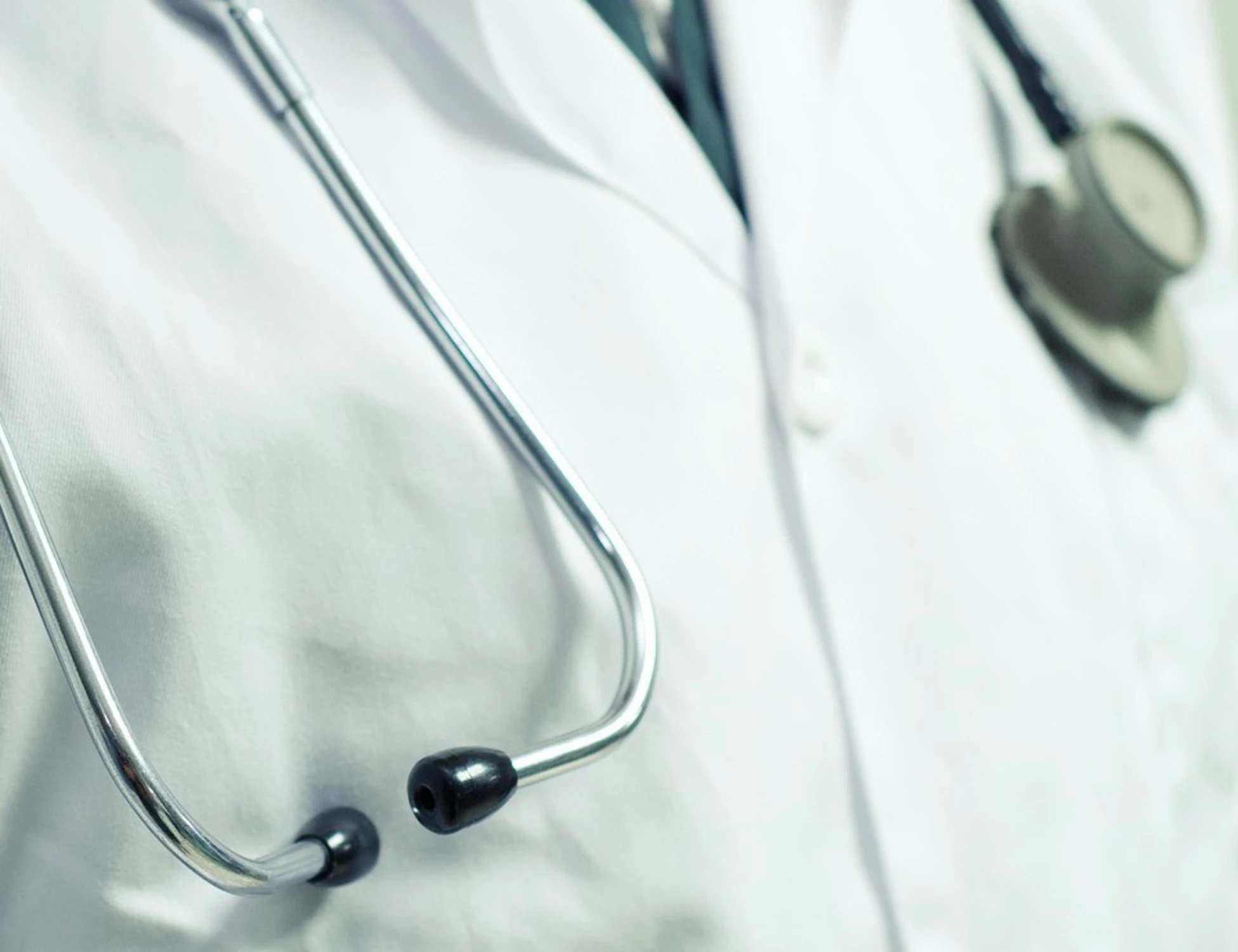 Saponara, medico preso a pugni nel suo studio: è grave