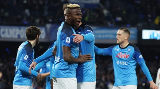 Serie A, Napoli inarrestabile: 2-1 alla Roma e +13 sull'Inter