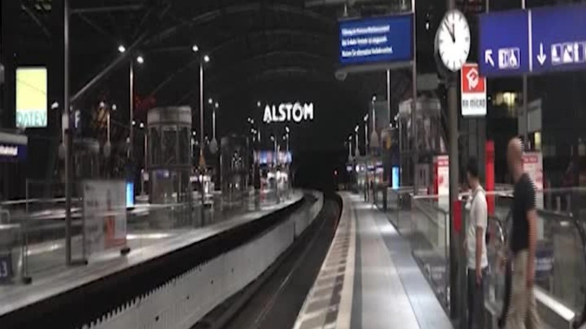 Germania, guasto ai sistemi di comunicazione: sospesi tutti i treni del Paese