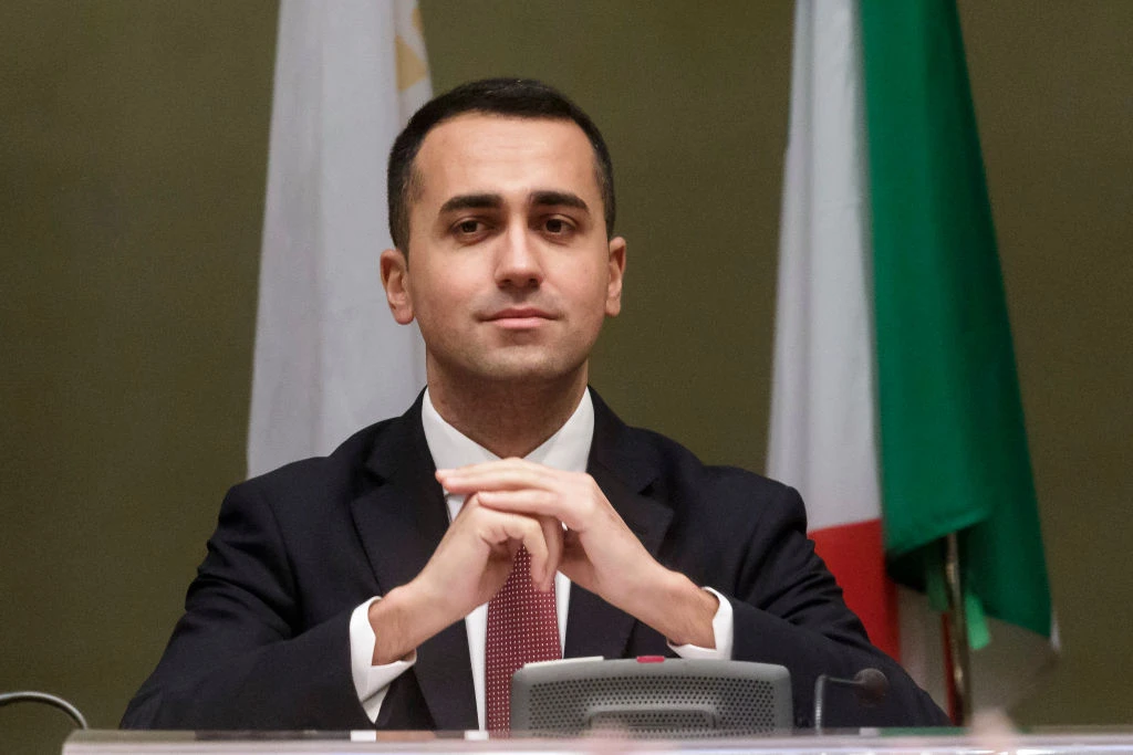Luigi Di Maio, il silenzio su Macerata e Luca Traini spacca il Movimento 5 Stelle: rivolta interna