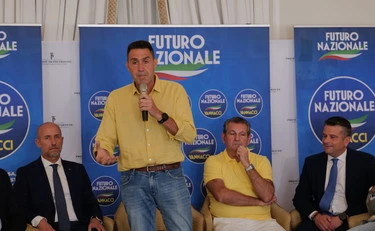 I riciclati a caccia di un seggio che corrono da Vannacci
