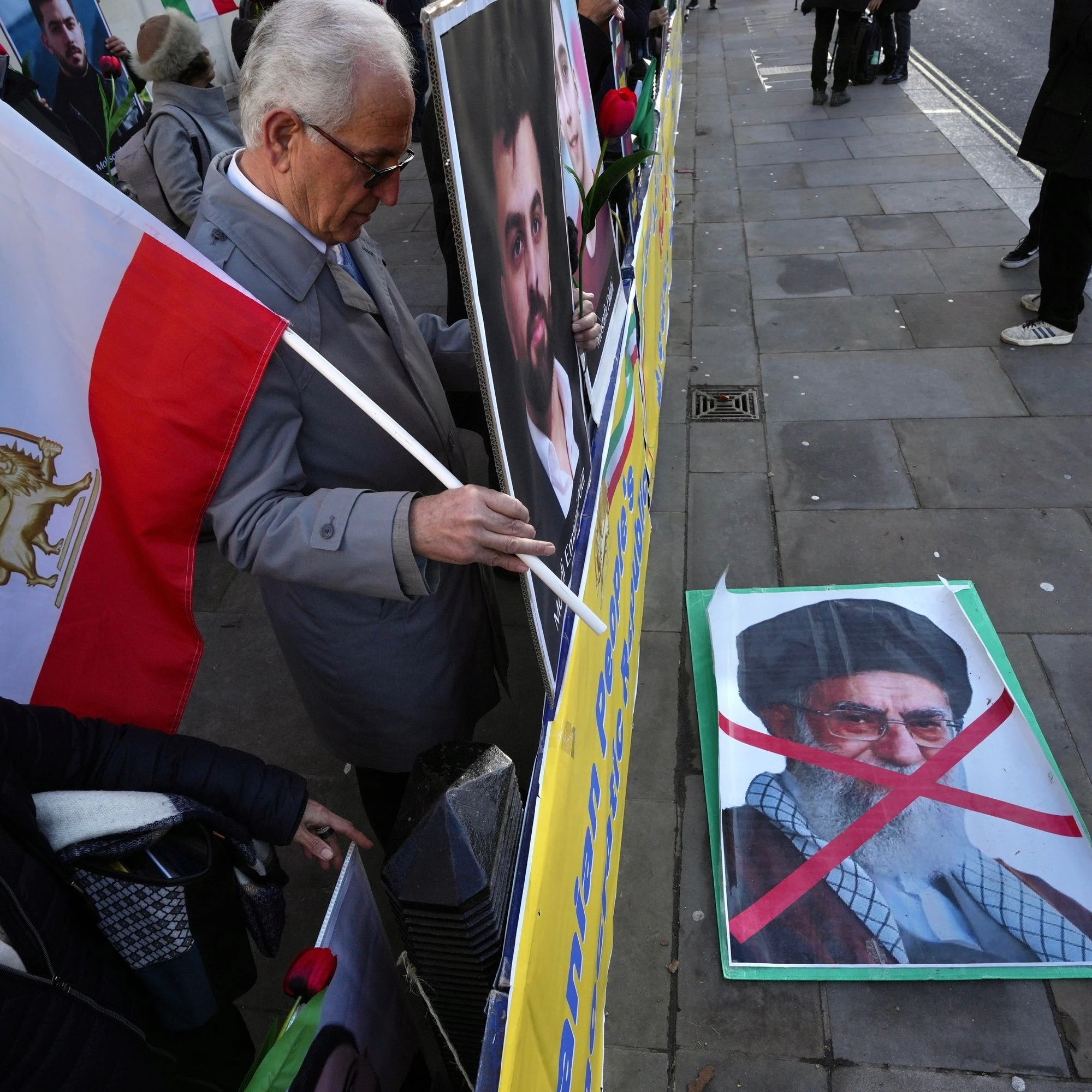 L'Occidente si desti: con la caduta dei teocrati iraniani può cambiare la storia