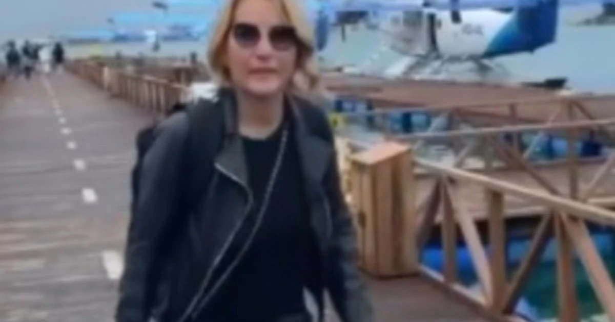 Jo Squillo, massacro e insulti per questa foto: occhio al dettaglio che le costa il linciaggio