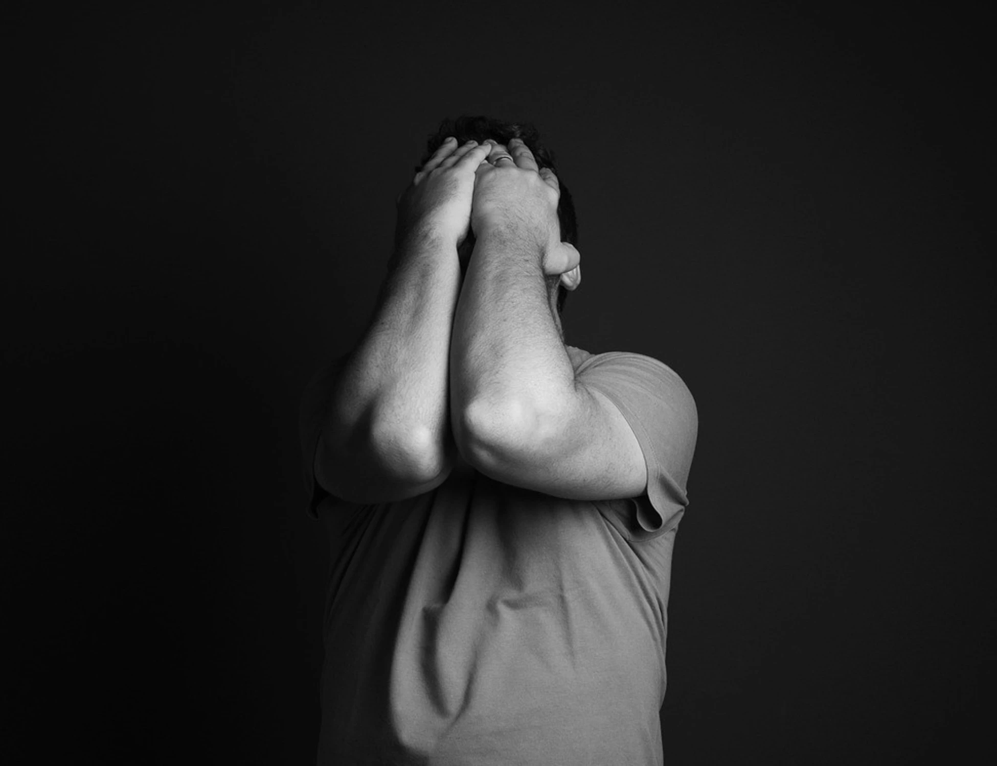 L'ansia anticipatoria che fa vedere nero si può tenere a bada