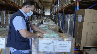 Aeroporto di Pisa, "armi nascoste tra gli aiuti umanitari": un terremoto politico