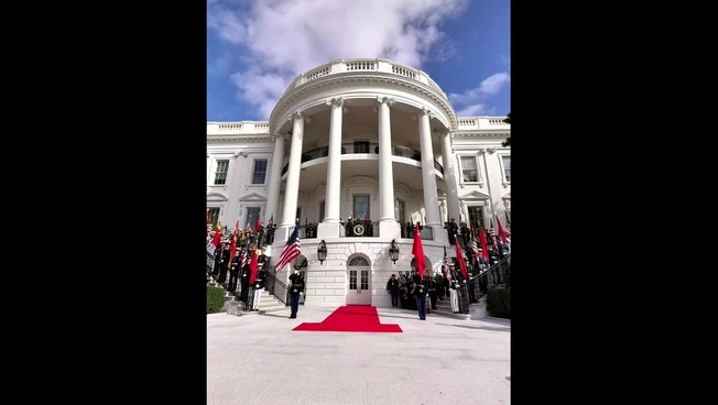 I momenti salienti della cerimonia di benvenuto di Trump per Xi alla Casa Bianca