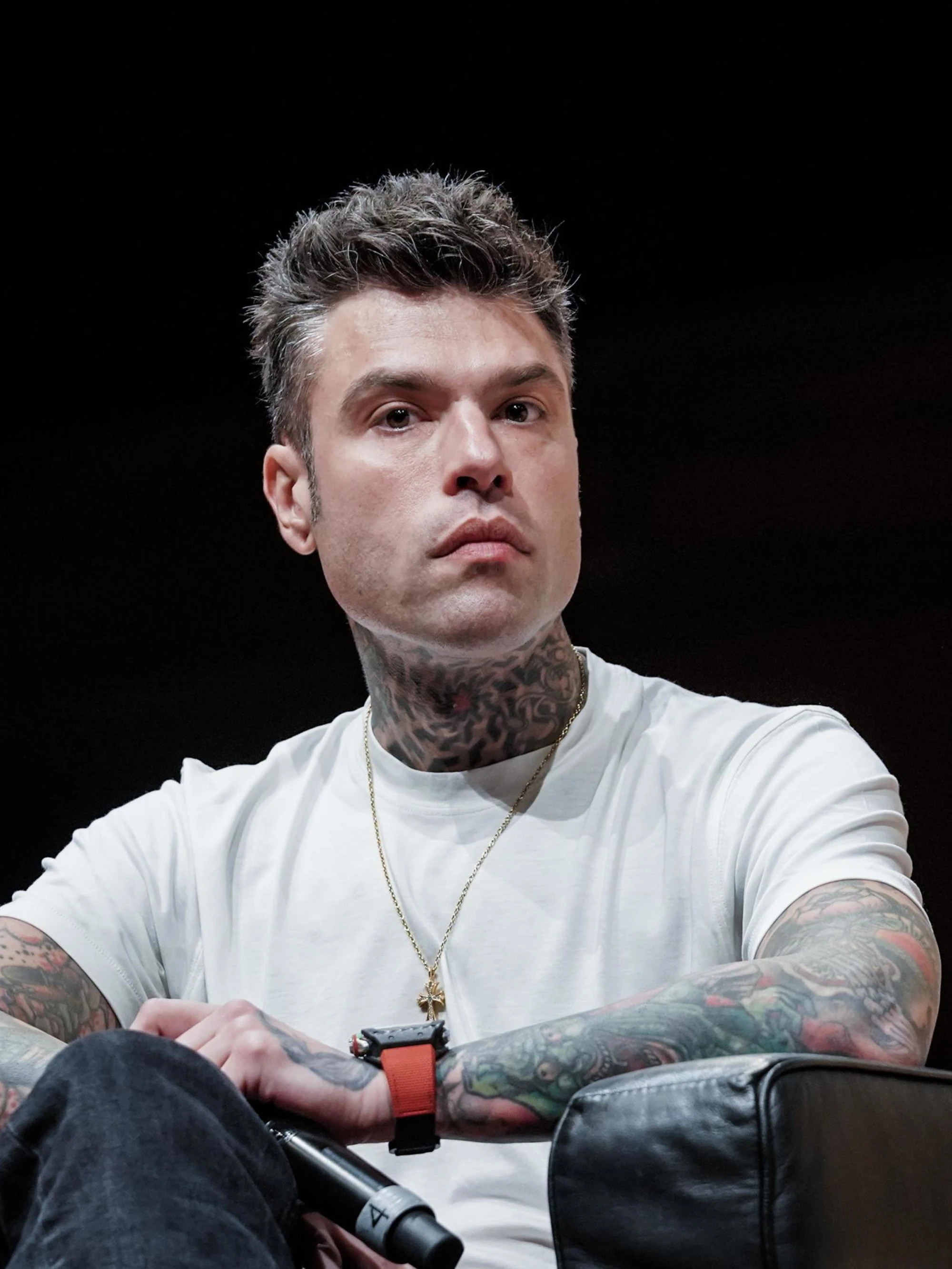 Fedez, il brano contro Sinner: "Purosangue italiano con l'accento di Hitler"
