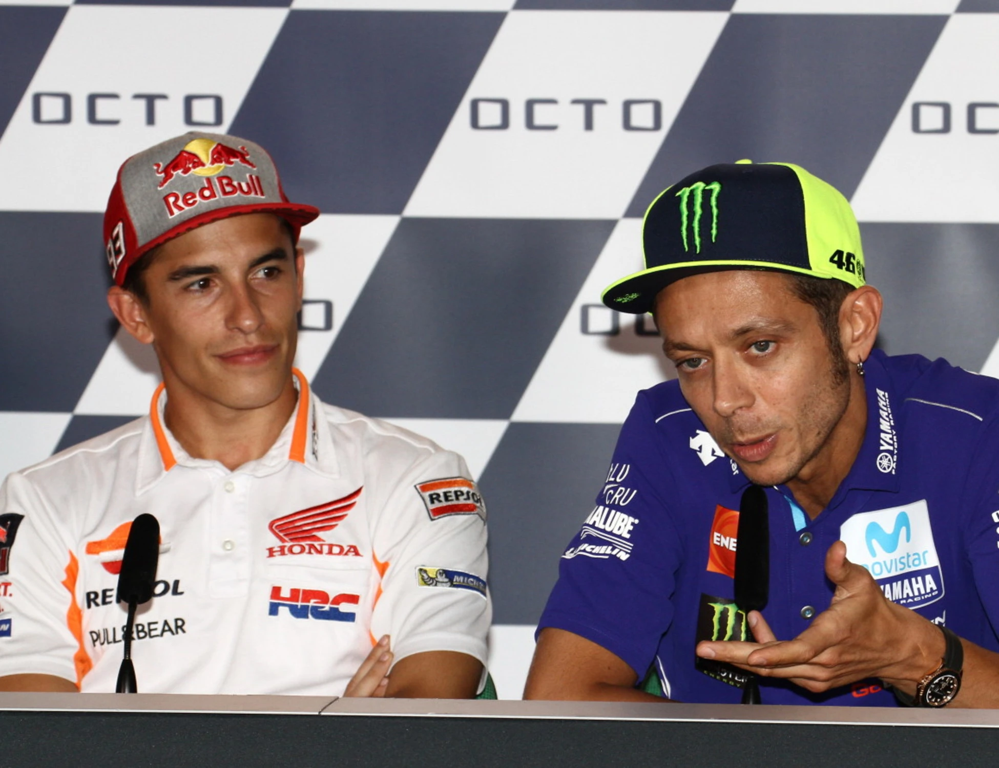 Marc Marquez, sfregio vergognoso a Valentino Rossi: "Dura vivere così"