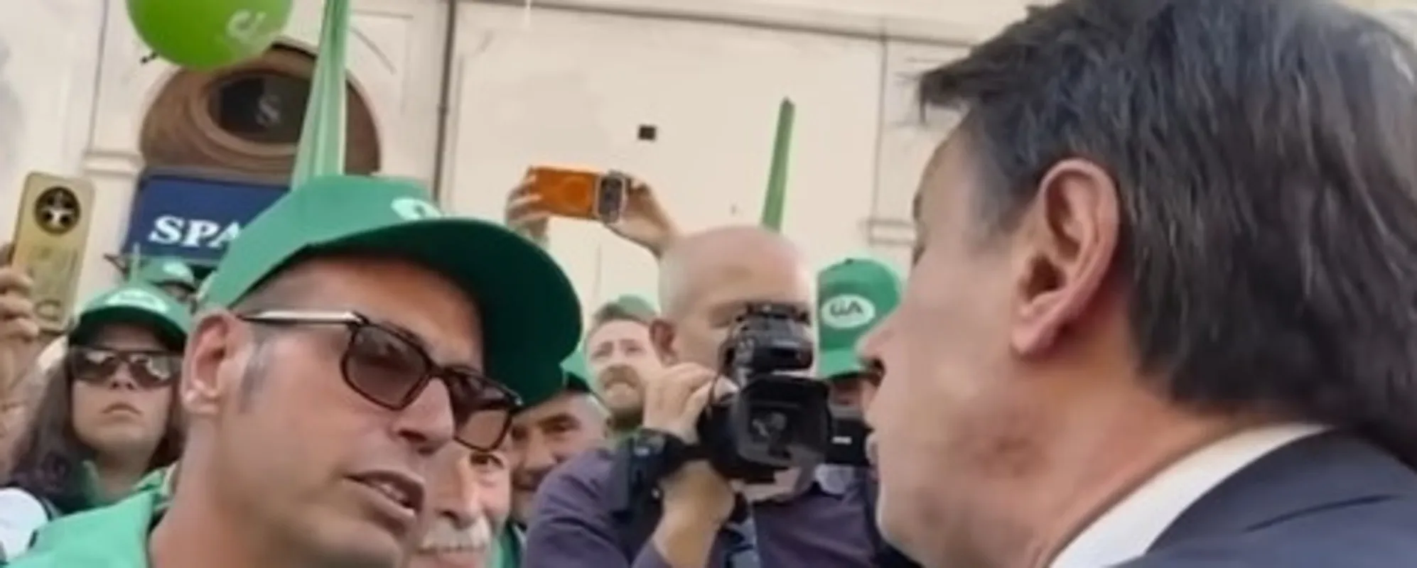 "Hai votato Meloni?": figuraccia-Conte, come gli risponde <span style="color: rgb(153, 0, 0);">Video</span>