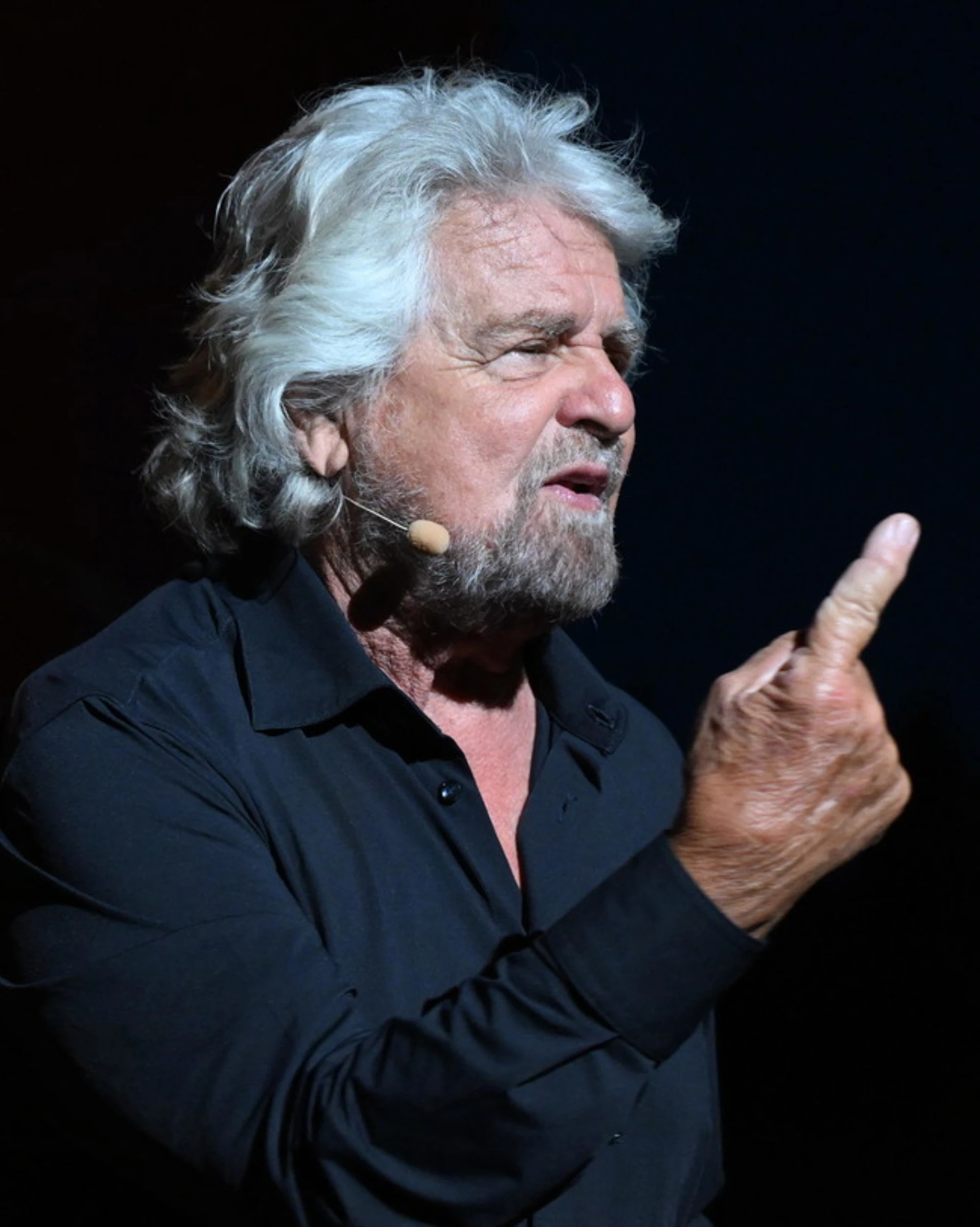 Beppe Grillo, "sistema corruttivo impressionante": i viaggi a scrocco del moralizzatore