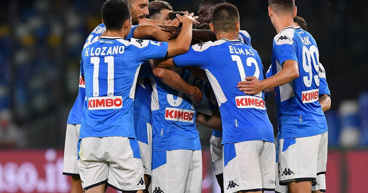 Serie A, Gattuso trascina il Napoli alla quinta vittoria di fila: 3-1 ad una Spal con un piede in B