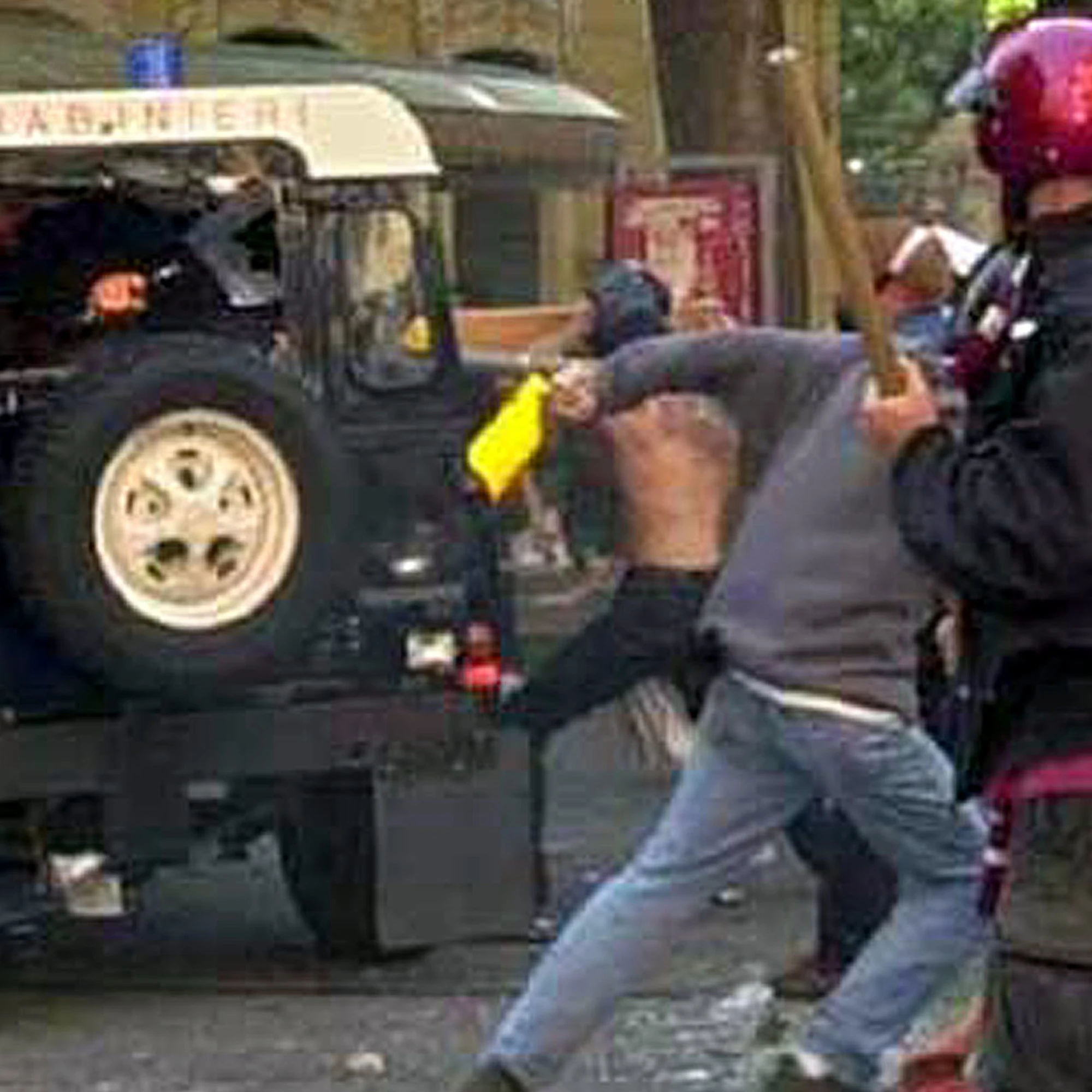 Quel pestaggio ha ribaltato la narrazione sugli agenti iniziata alla Diaz