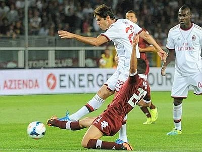 Si ferma Kakà: "Brutto infortunio agli adduttori, mi autosospendo lo stipendio"