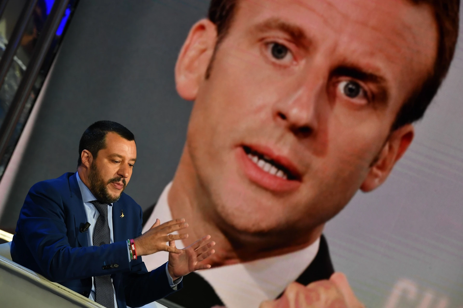 Sea Watch, Francia contro Matteo Salvini: "Strategia di isteria". Risposta: "Mandiamo i barconi a Marsiglia"
