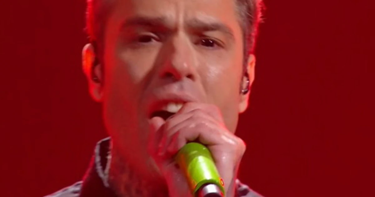 Sanremo 2025, Fedez impressiona l'Italia: come lo beccano sul palco poco prima di cantare. Tutto torna...