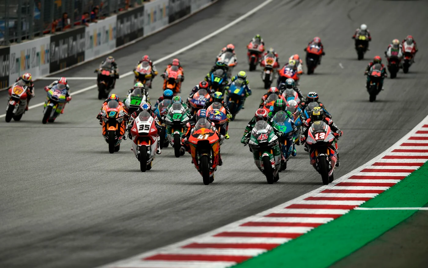 Moto Gp, a Silverstone arriva l'asfalto anti-pioggia per evitare un'altra figuraccia