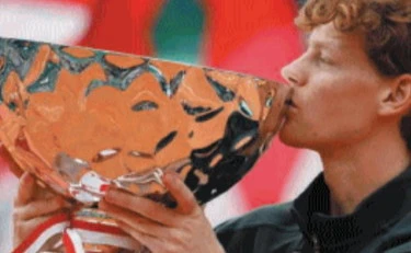 Grazie a Sinner il flop del calcio fa meno male