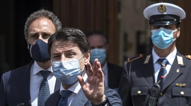 Giuseppe Conte mette mano alle elezioni pugliesi con un decreto legge, il centrodestra insorge: "Precedente pericoloso"