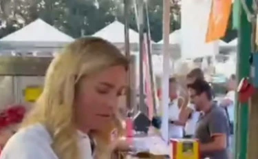 Silvia Salis alla Festa dell'Unità: la foto che scatena il sospetto nel Pd