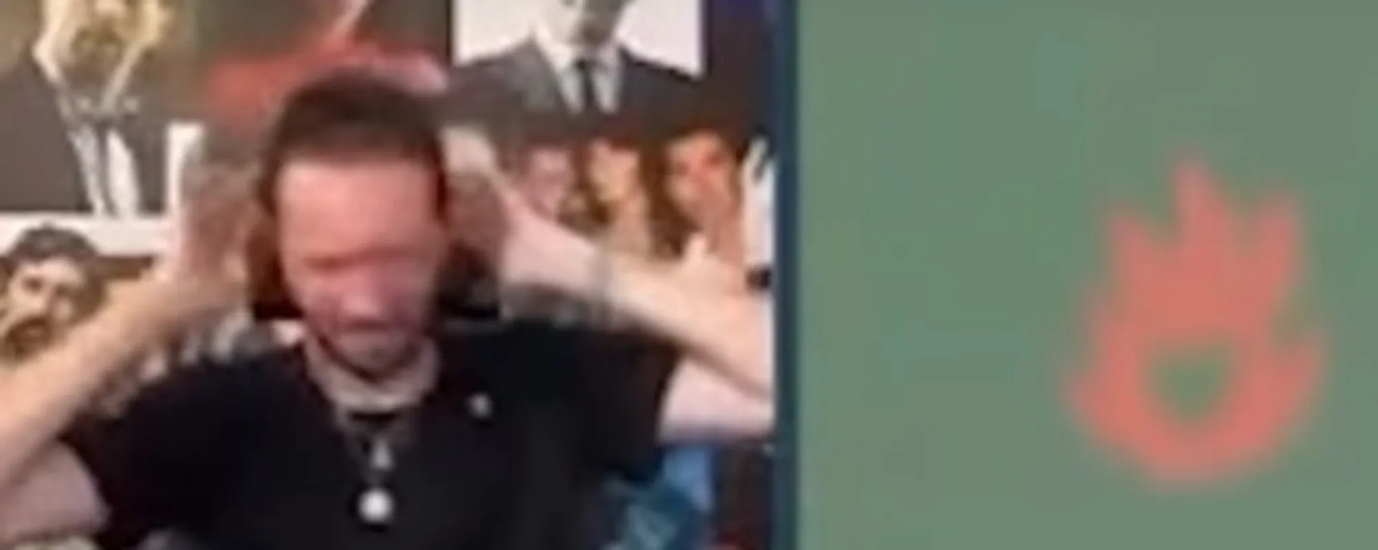 "C***zo ridete, vita di m***a": Scanzi perde la testa, insulti a Meloni e ai giovani di FdI