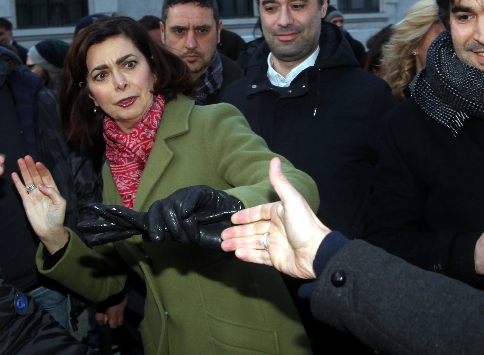Laura Boldrini, l'agguato al corteo anti-fascista: umiliata in strada, cosa le gridano
