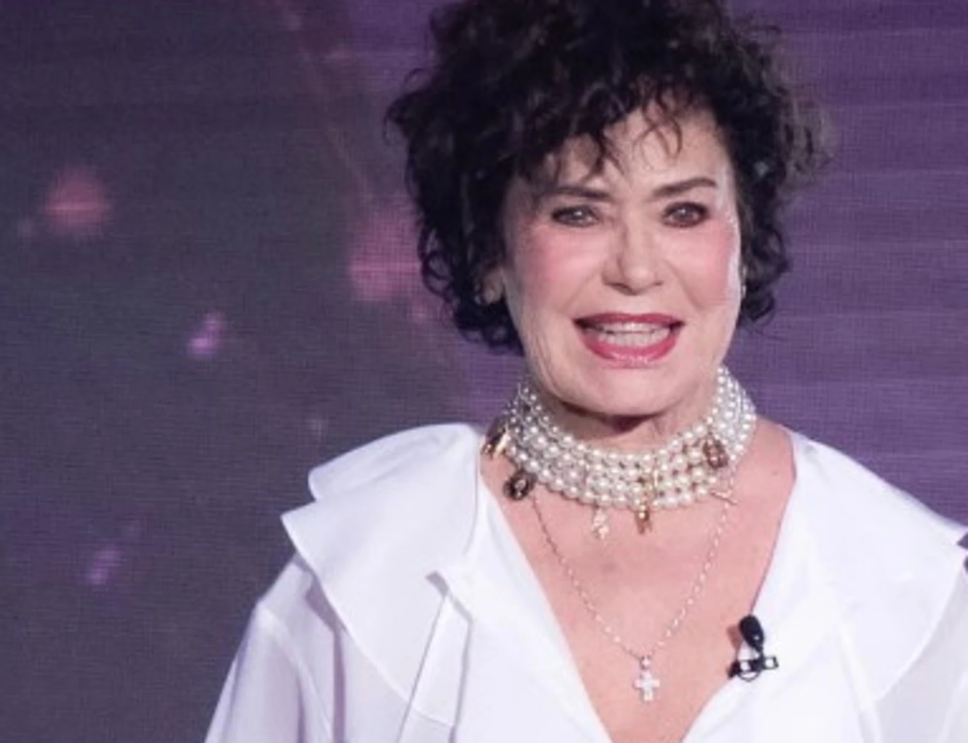 Verissimo, Corinne Clery choc: "Tradita da mio figlio"