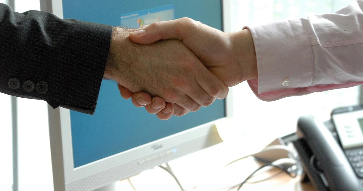 Tecnologia ed esperienza di acquisto: per il 60,6% dei consumatori l’interazione umana rimane un punto fondamentale
