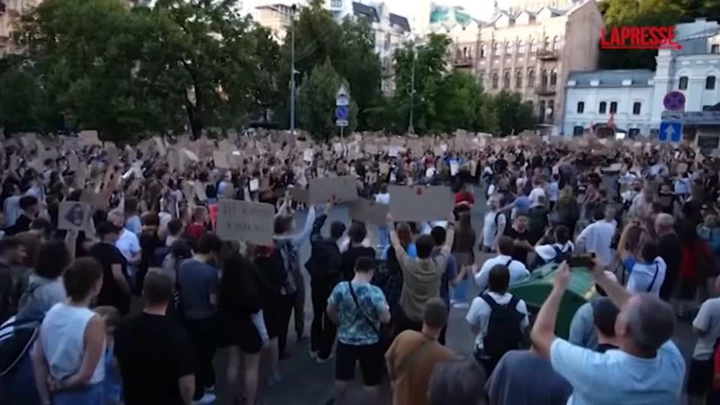 V Kijevu ponovno množični protesti proti vladi