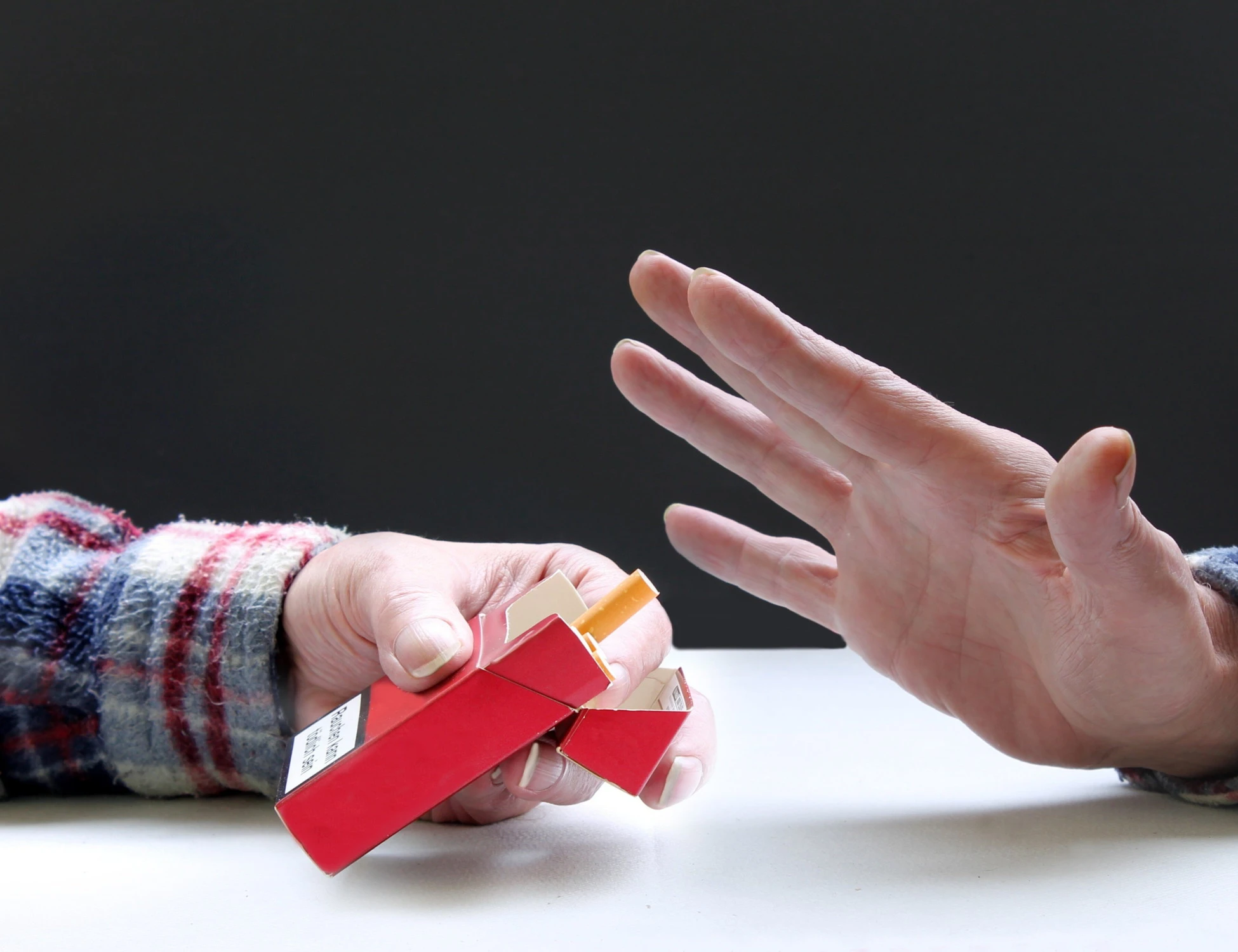 Gran Bretagna, la svolta storica: divieto di fumo "a vita" per i nati dopo il 2009