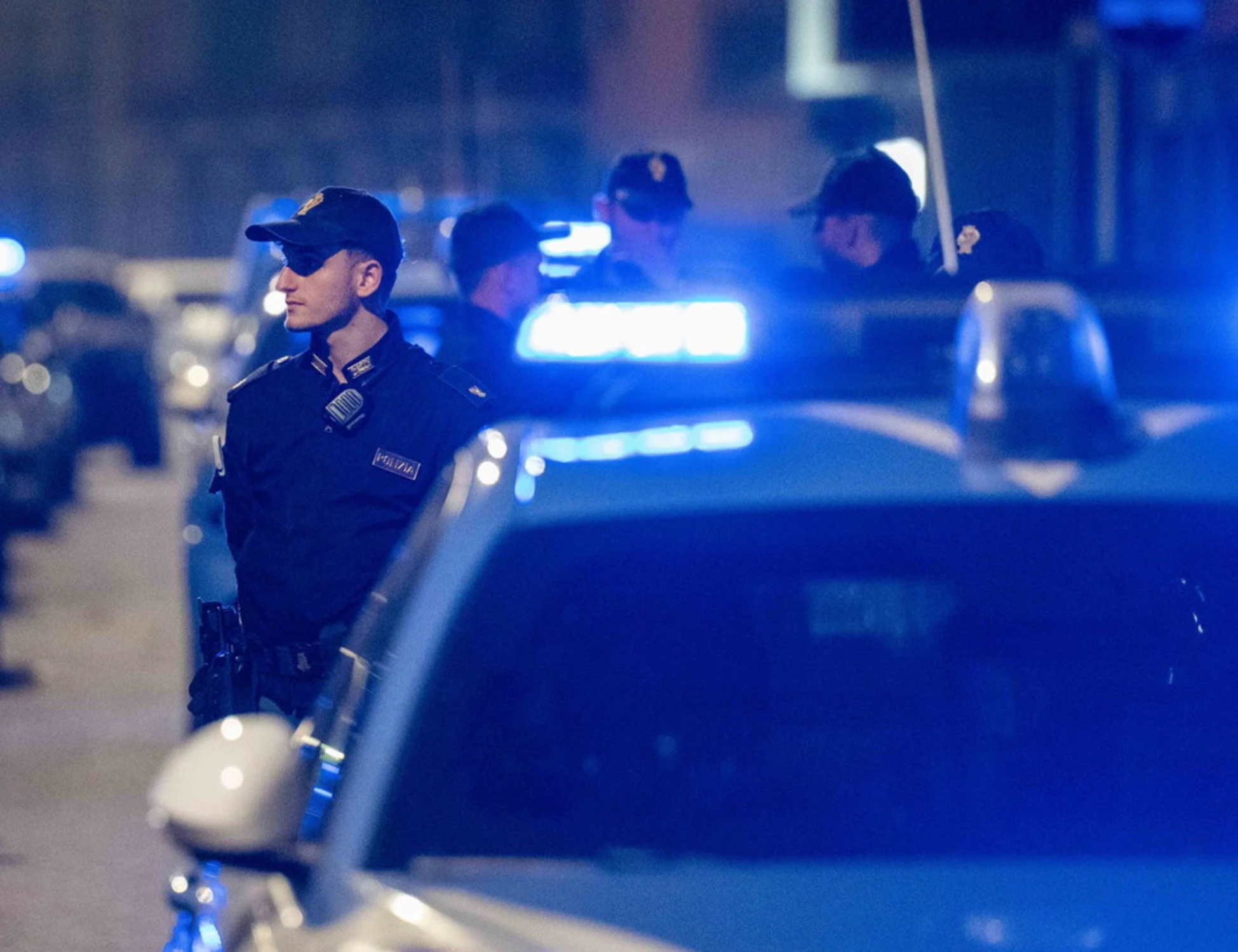 Milano, 55enne accoltellato dal gambiano. La testimonianza choc: "Era seduto al bar, poi..."